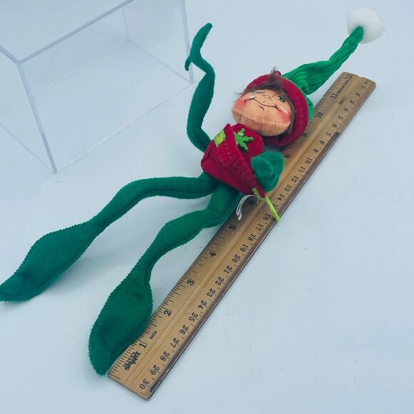 2011 Annalee Winter Christmas Elf Shelf Sitter Posable Doll Apron Green Hat - Picture 8 of 9